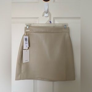 Aritzia Wilfred vegan leather mini skirt